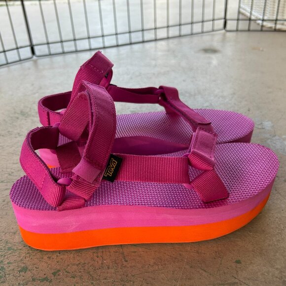 Teva Women's Flatform Universal Platform Pink Orange Sandal - Picture 1 of 8